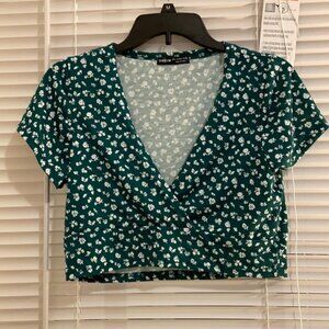 NWOT! SHEIN Green Cropped Floral Tee!